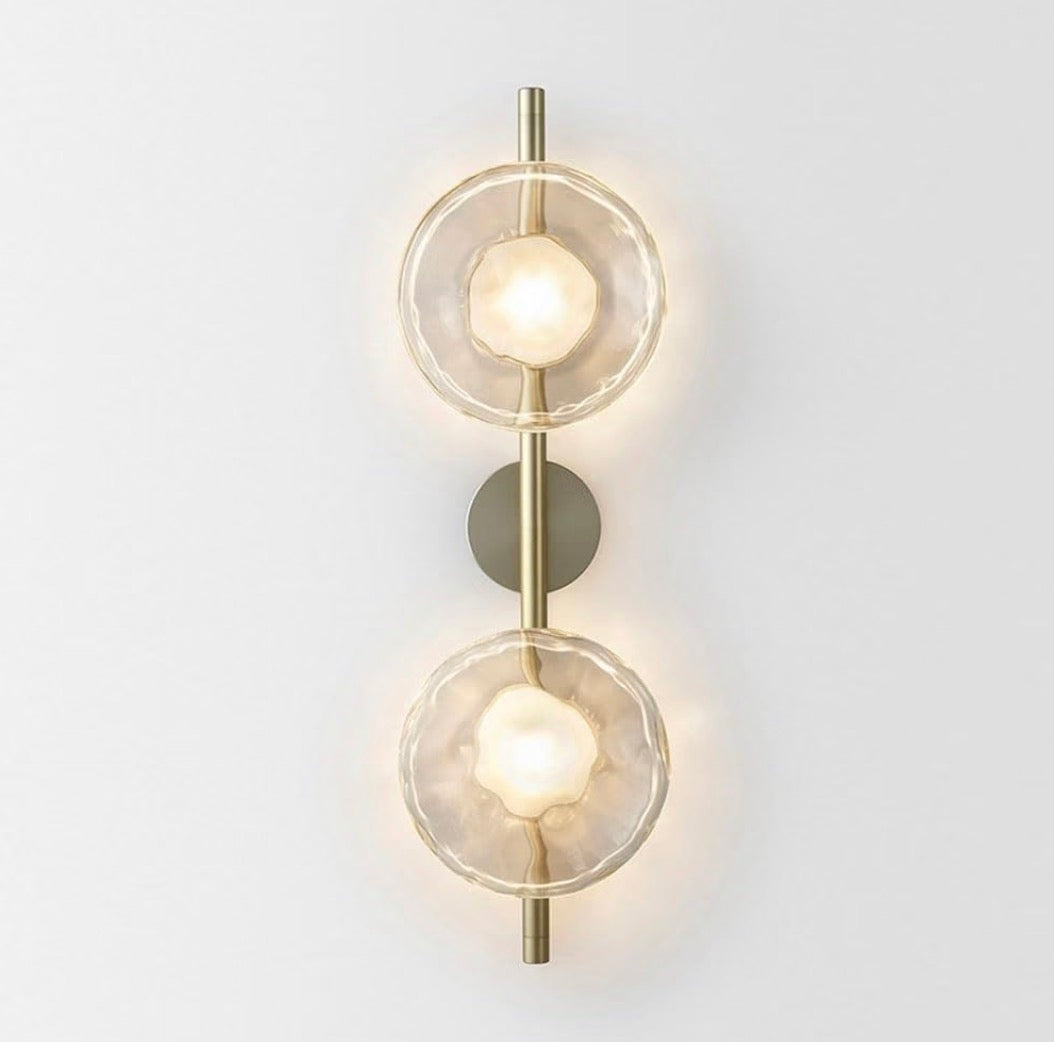Linear wall lamp