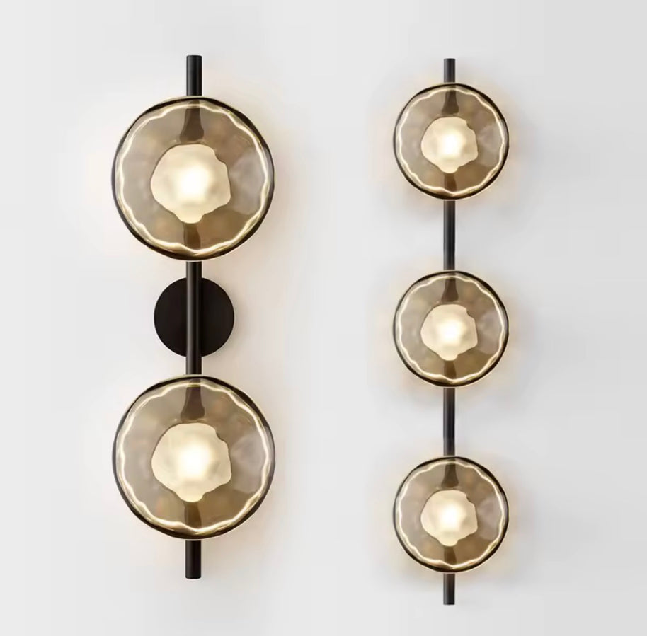 Linear wall lamp
