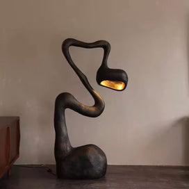 Statusque Lamp