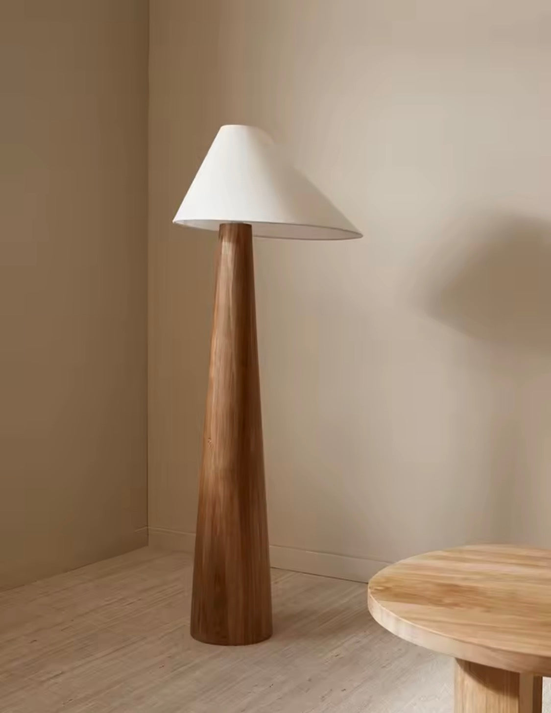 Sally Tapered Oakwood Lamp